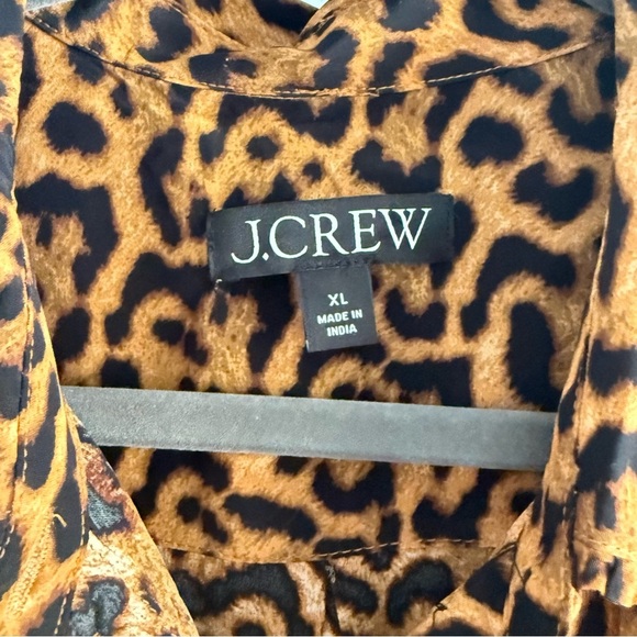 J. Crew button-up shirt in leopard crepe de chine Blouse Top Size XL - Picture 2 of 8
